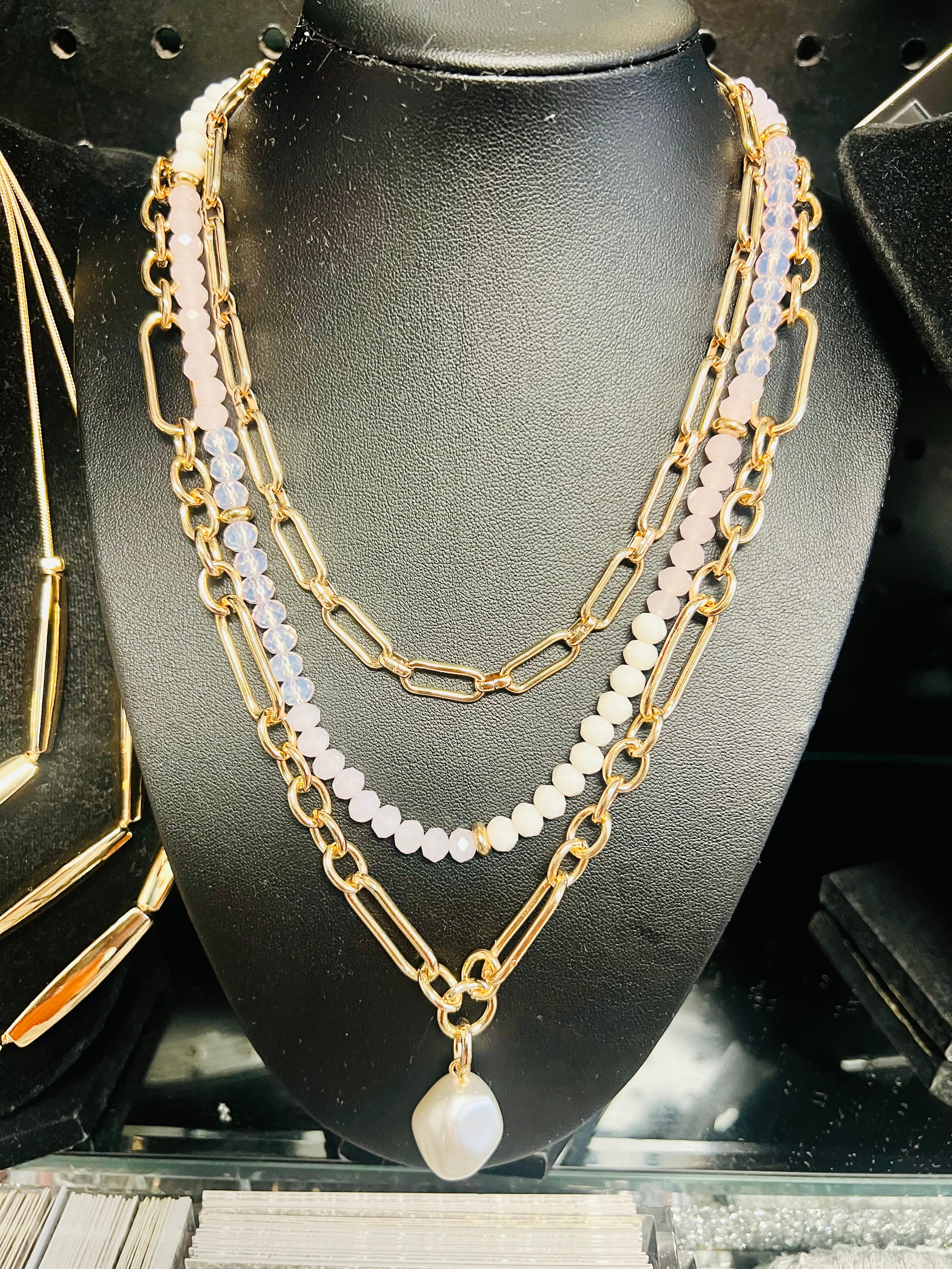Gold chain/pink beads/pearl necklace