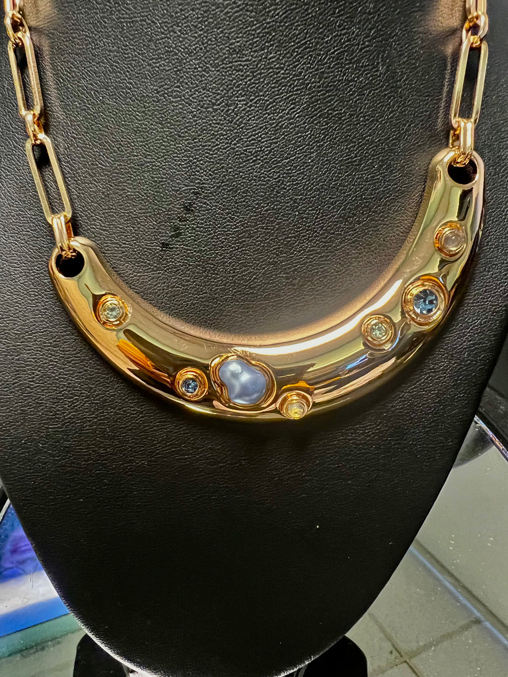 Gold One Pearl Chain Necklace